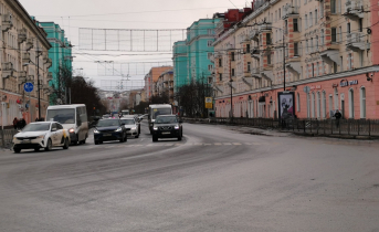 В Мурманске водитель такси избил пассажира Машины