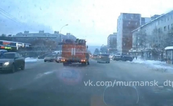 Последствия жесткой аварии в центре Мурманска попали на видео Авария