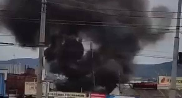 Сильное задымление в центре Мурманска попало на видео Задымление