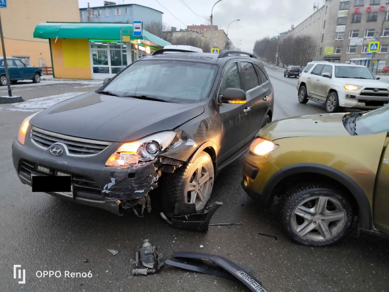 Из-за аварии в центре Мурманска образовалась большая пробка ДТП