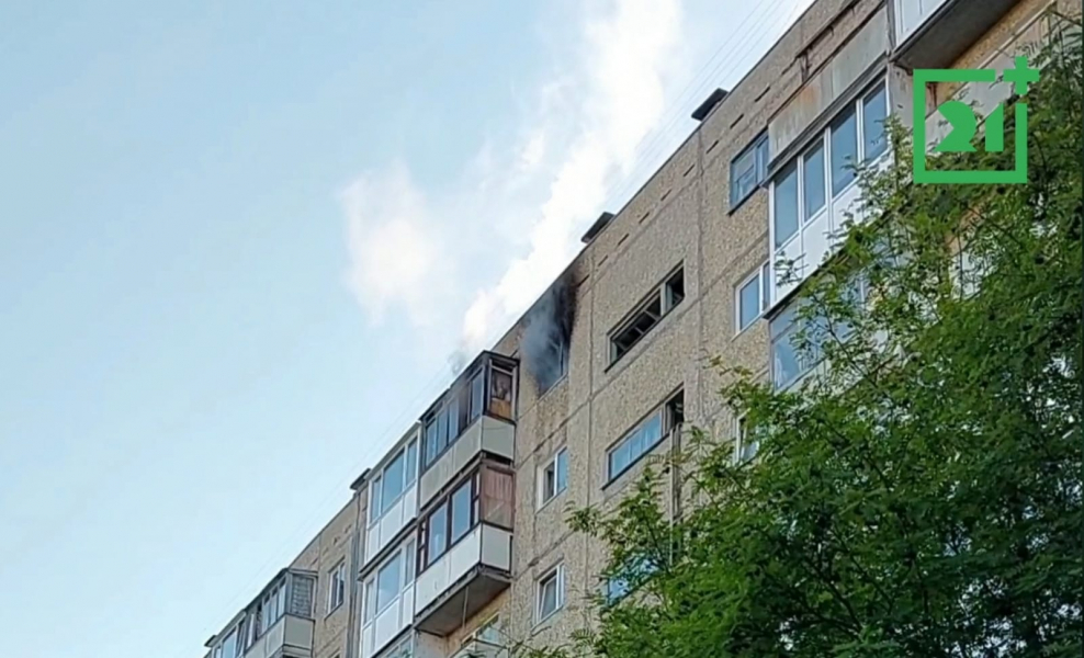 Пожар в жилом доме в Мурманске попал на видео Пожар