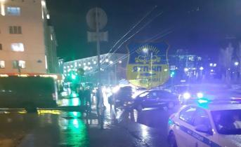 Водители встали в большой пробке в центре Мурманска Авария