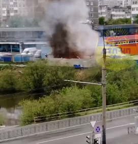 Стали известны подробности крупного пожара в районе Первомайского рынка в Мурманске Пожар