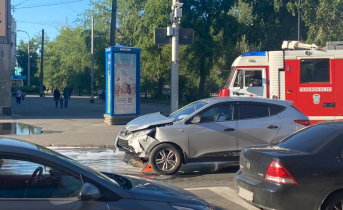 В центре Мурманска столкнулись две иномарки ДТП