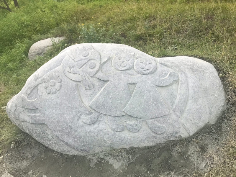 Жители Кандалакши нашли необычный камень Камень