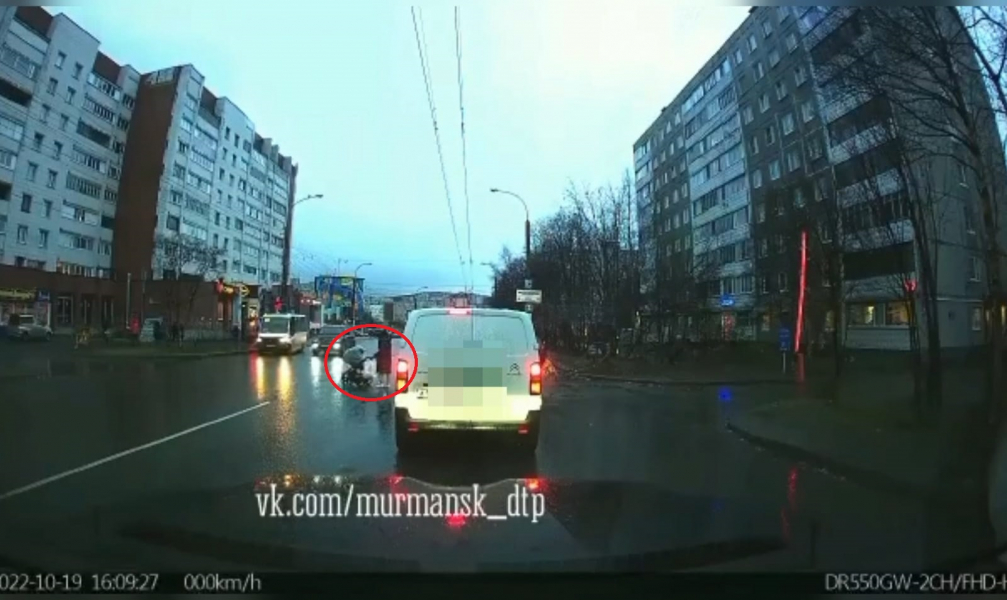 Поведение мурманчанки с коляской возмутило северян Нарушительница