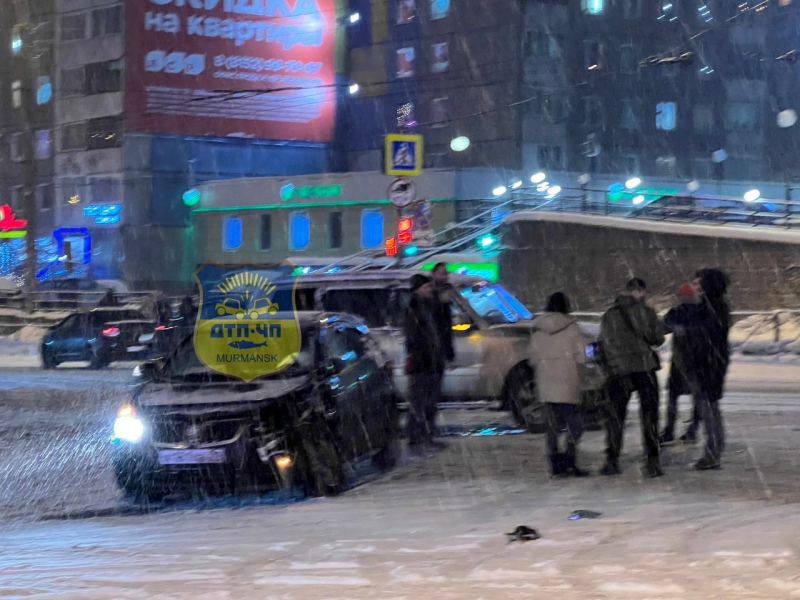 Момент ДТП в центре Мурманска попал на видео ДТП