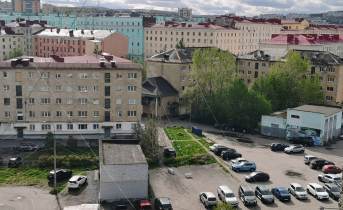 Мурманчанин устроил погром в подъезде жилого дома Мурманск