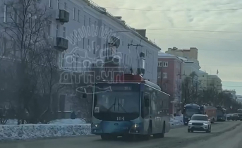 В центре Мурманска встали троллейбусы Троллейбусы