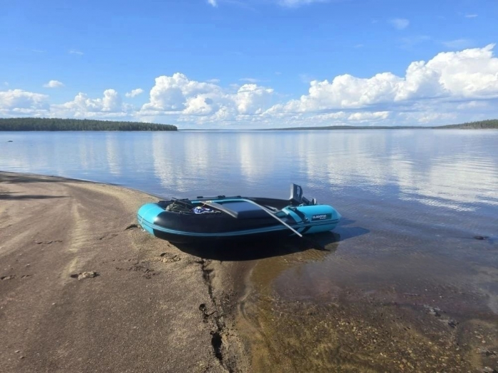 Два рыбака выпали из лодки в Мурманской области Водохранилище