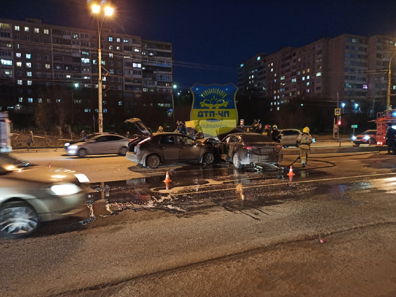 Вечером в Мурманске произошла целая серия аварий ДТП