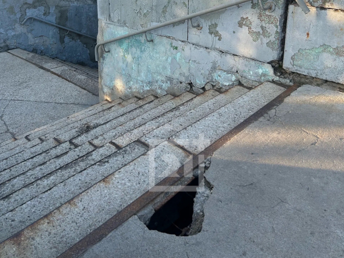 ️Состояние подземного перехода в центре Мурманска вызывает беспокойство у жителей Переход