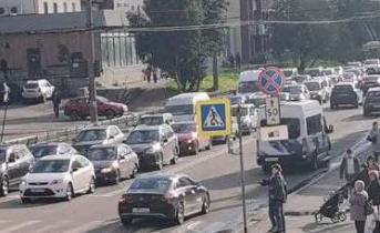 Из-за массовой аварии в центре Мурманска образовалась гигантская пробка Пробка